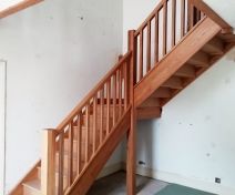 Quarter Landing Polished Oak Staircase with Spindle Banisters